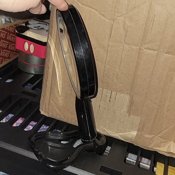 Conair mirror with battery - Picture 3 of 6